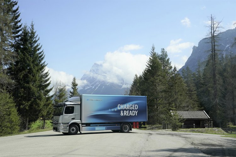 Mercedes Benz Trucks completes its sales tour covering 5,000 kilometers