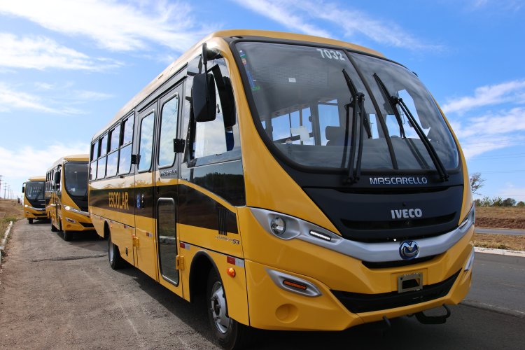 IVECO delivers 22 mini buses