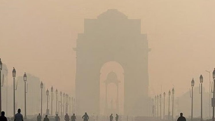 Delhi's Air Quality Plummets, Emergency Measures Implemented