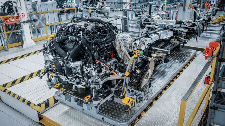 Bentley Unveils Ultra Performance Hybrid