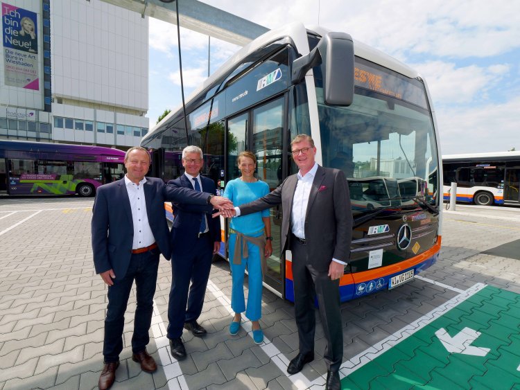 Daimler Buses & ESWE Verkehrsgesellschaft Celebrate Electrified Depot Completion