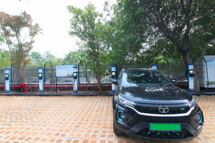 GLIDA Installs 200KW Chargers at DLF Cyberpark Gurugram